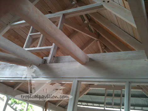 Prefab house anti - cyclonic roof structure