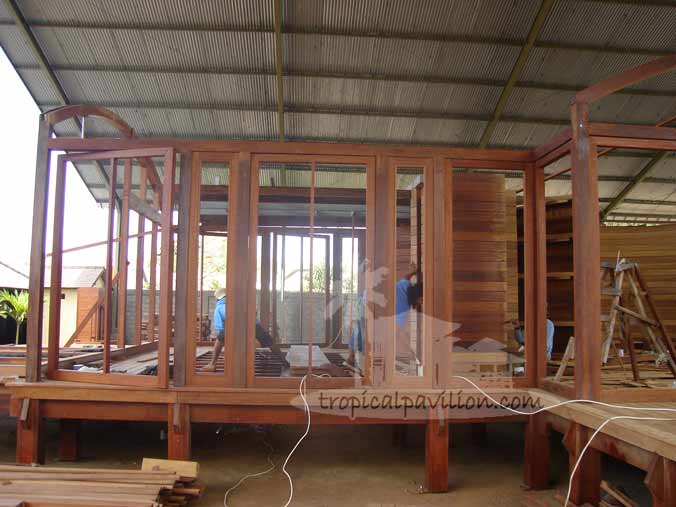 Bali prefab merbau wood luxury house under construction